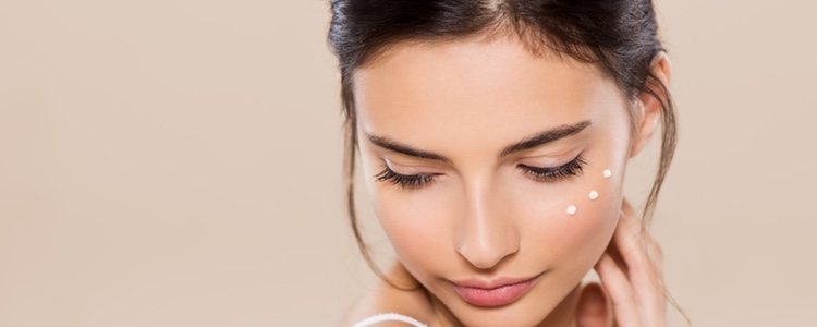 Si usamos cremas con vitamina C y consumimos productos con vitamina C aumentaremos su efecto