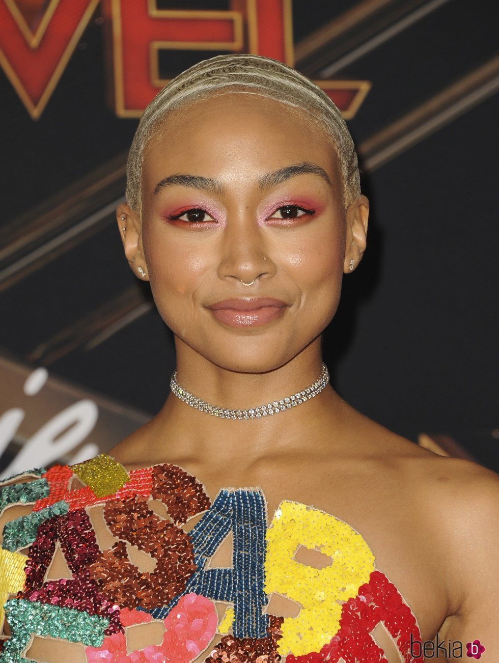 Tati Gabrielle con sombra de ojos naranja